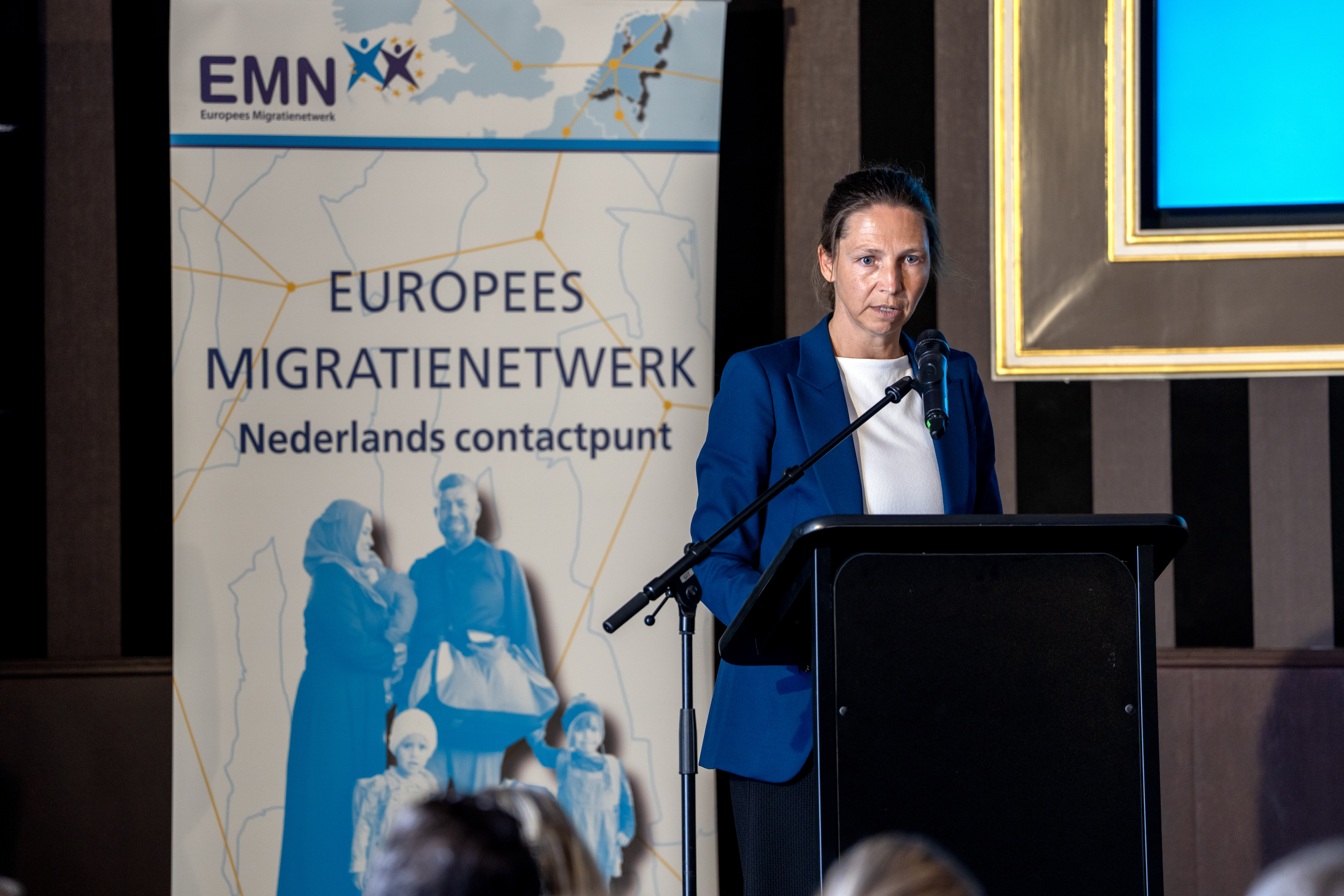 Kristel van Hees, of the ministry of SZW, opens the conference as well