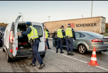 Grenscontrole Zevenaar door de Koninklijke Marechausse, politie en douane, 2022 | Foto: ANP/Hollands Hoogte, Bram Petraeus